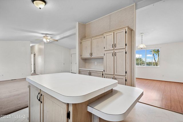 1074 N White Oak Place, Oracle, AZ 85623