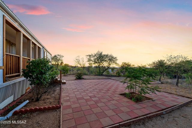 1074 N White Oak Place, Oracle, AZ 85623