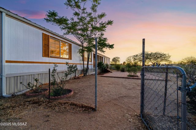 1074 N White Oak Place, Oracle, AZ 85623