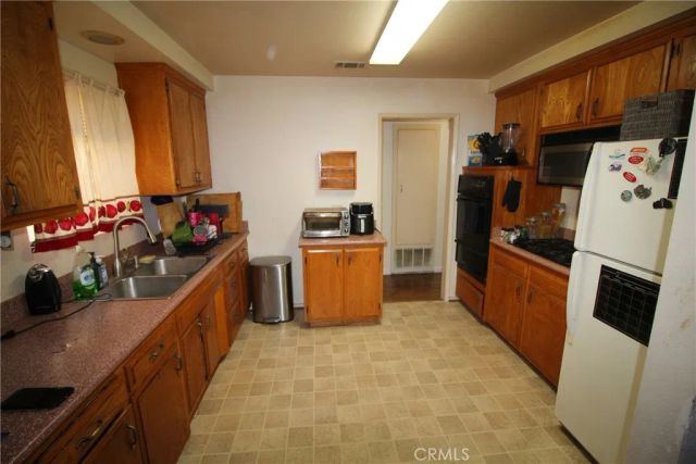 940 S Taylor, Hemet, CA 92543
