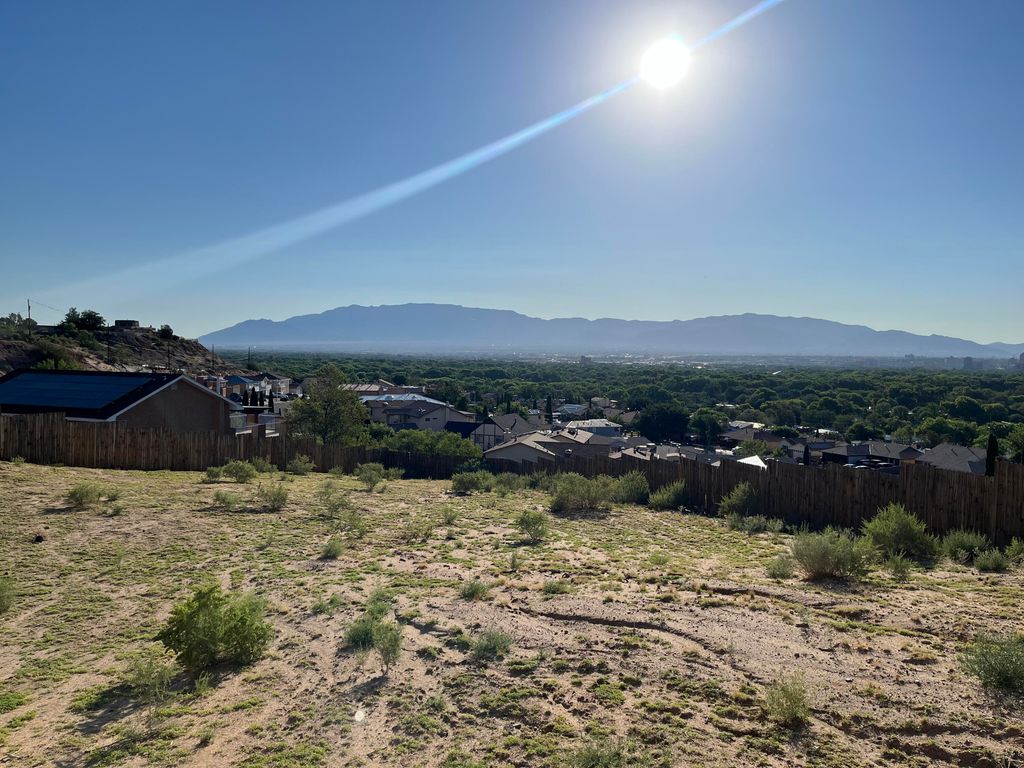534 La Bajada Court NW, Albuquerque, NM 87105