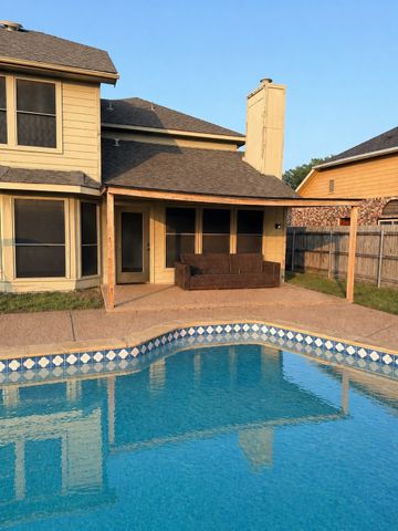 4301 Hudson Avenue, Grand Prairie, TX 75052