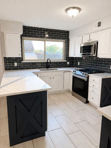 4301 Hudson Avenue, Grand Prairie, TX 75052