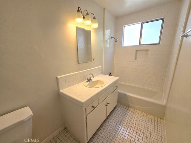 439 S Le Doux Road 2, Los Angeles, CA 90048