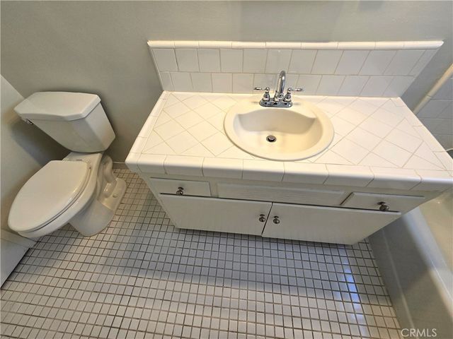 439 S Le Doux Road 2, Los Angeles, CA 90048