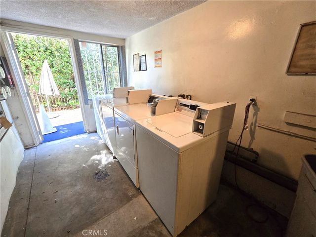 439 S Le Doux Road 2, Los Angeles, CA 90048