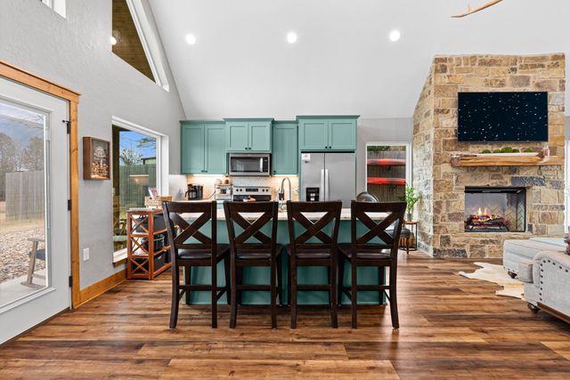 449 Lakeview Circle, Jefferson, TX 75657