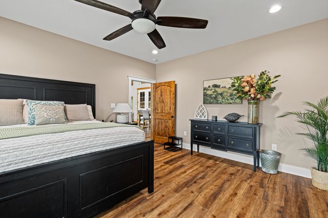 449 Lakeview Circle, Jefferson, TX 75657