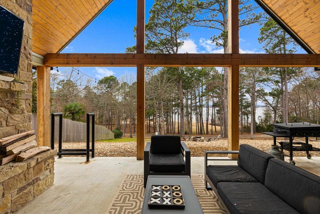 449 Lakeview Circle, Jefferson, TX 75657