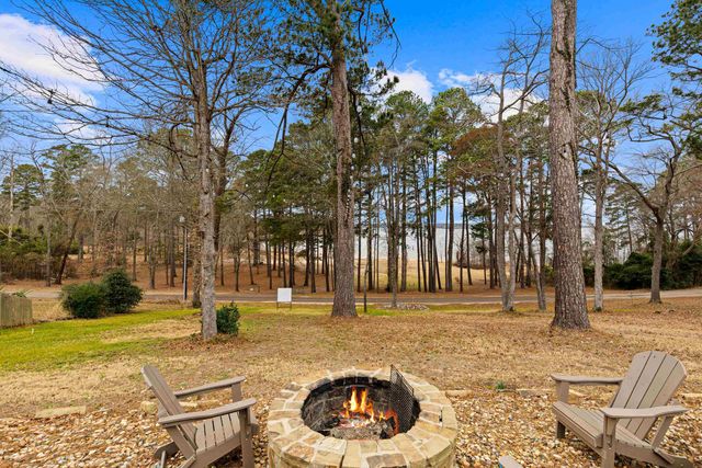 449 Lakeview Circle, Jefferson, TX 75657