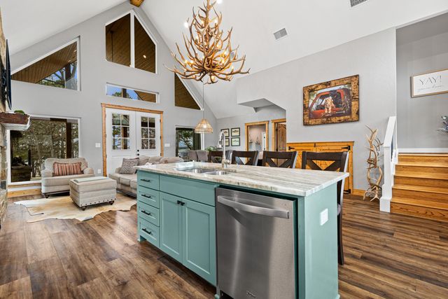 449 Lakeview Circle, Jefferson, TX 75657