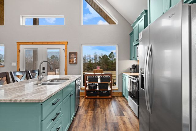 449 Lakeview Circle, Jefferson, TX 75657