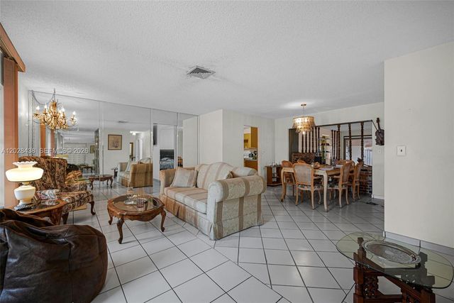 1421 SW 92nd Ave, Miami, FL 33174