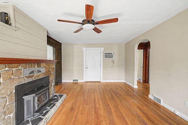 1161 E Mountain Rd, Westfield, MA 01085