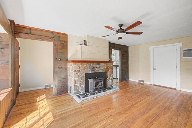 1161 E Mountain Rd, Westfield, MA 01085