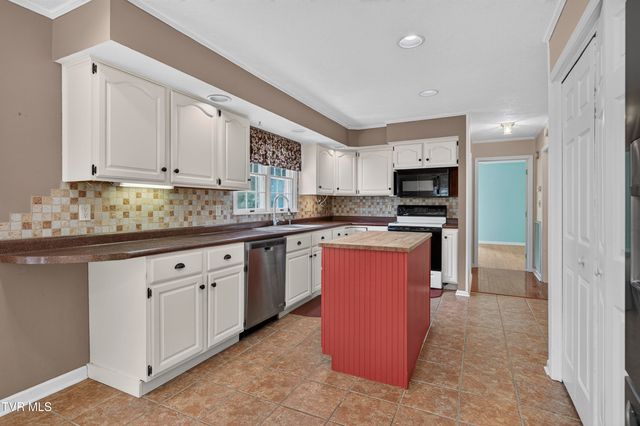 19368 Triple Crown Drive, Abingdon, VA 24211