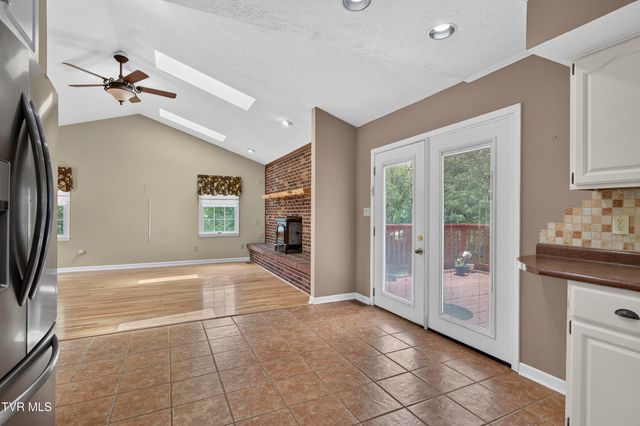 19368 Triple Crown Drive, Abingdon, VA 24211