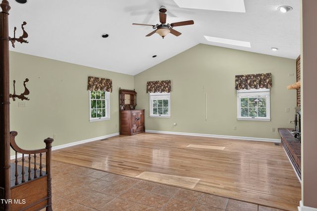 19368 Triple Crown Drive, Abingdon, VA 24211