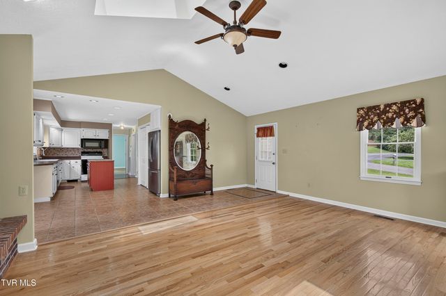 19368 Triple Crown Drive, Abingdon, VA 24211