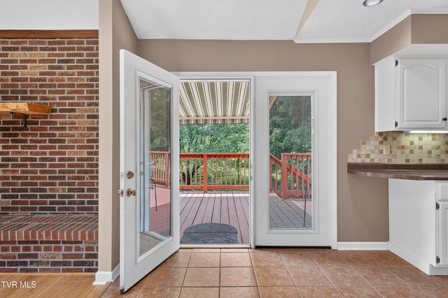 19368 Triple Crown Drive, Abingdon, VA 24211