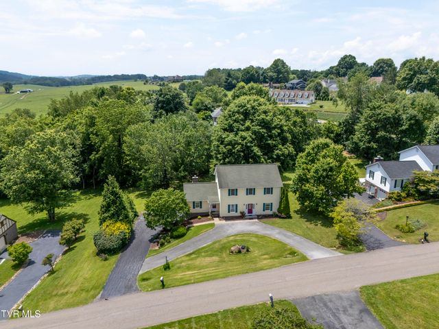19368 Triple Crown Drive, Abingdon, VA 24211
