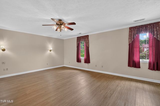 19368 Triple Crown Drive, Abingdon, VA 24211