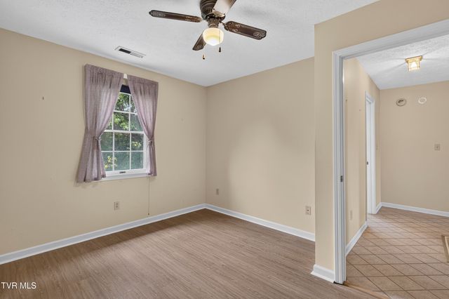 19368 Triple Crown Drive, Abingdon, VA 24211