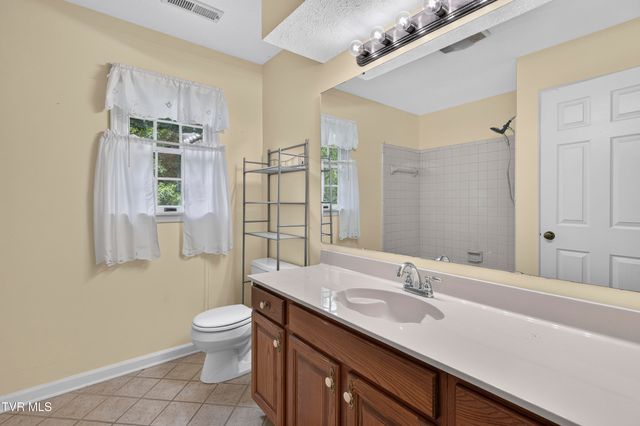19368 Triple Crown Drive, Abingdon, VA 24211
