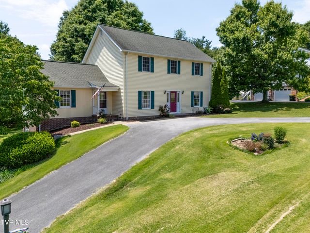 19368 Triple Crown Drive, Abingdon, VA 24211