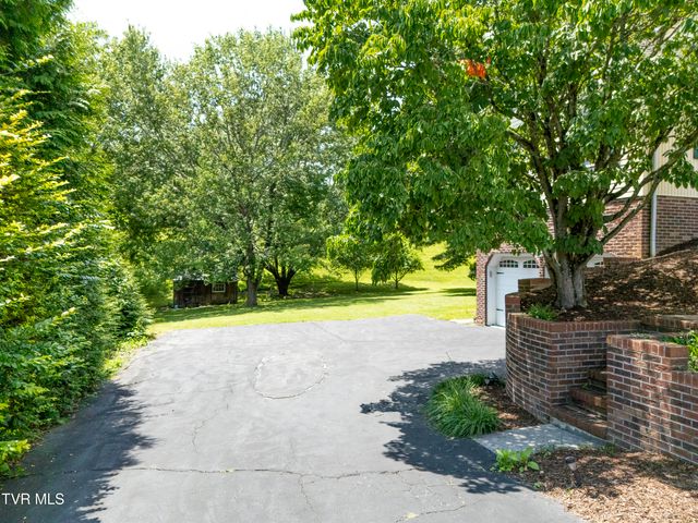 19368 Triple Crown Drive, Abingdon, VA 24211