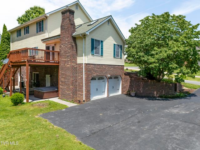 19368 Triple Crown Drive, Abingdon, VA 24211