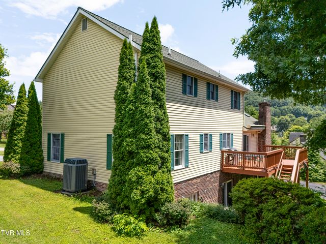 19368 Triple Crown Drive, Abingdon, VA 24211