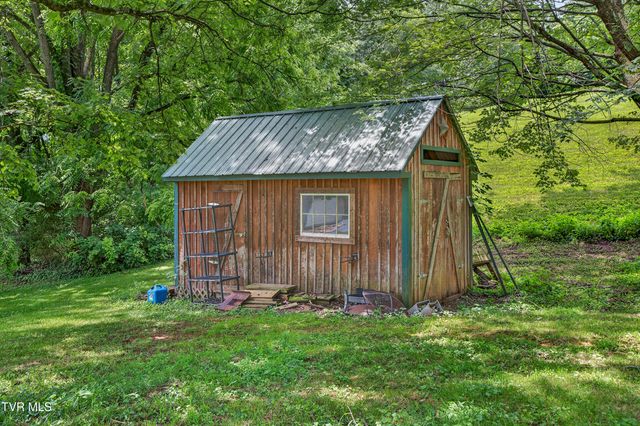 19368 Triple Crown Drive, Abingdon, VA 24211