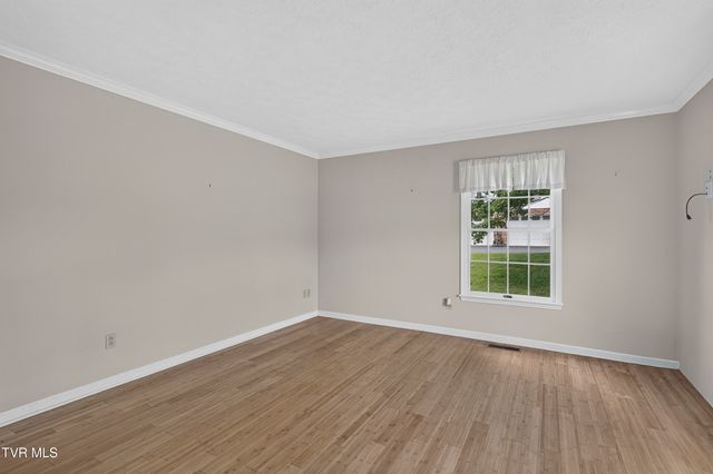19368 Triple Crown Drive, Abingdon, VA 24211