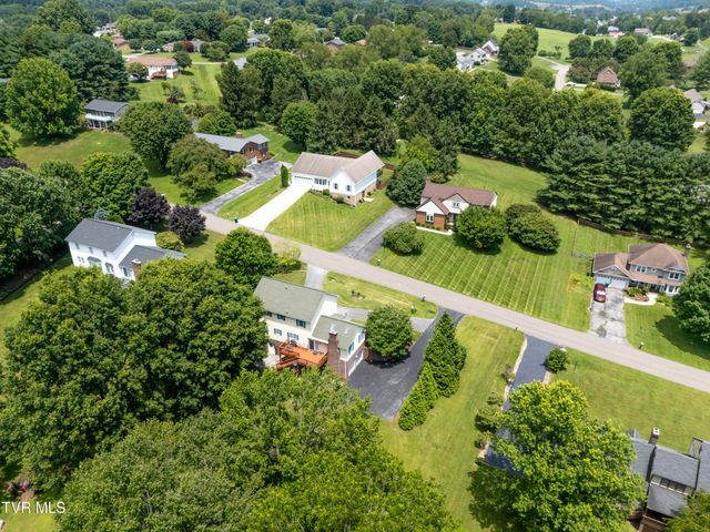 19368 Triple Crown Drive, Abingdon, VA 24211