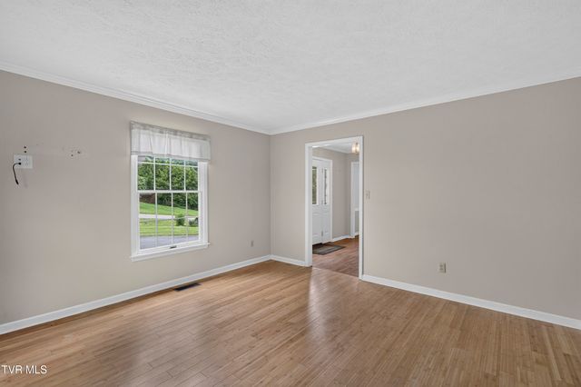 19368 Triple Crown Drive, Abingdon, VA 24211