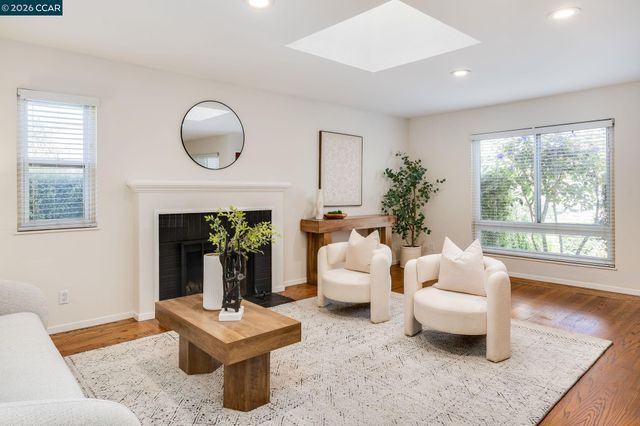 1801 Campbell Ave, San Leandro, CA 94577
