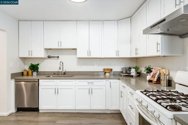 1801 Campbell Ave, San Leandro, CA 94577