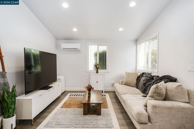 1801 Campbell Ave, San Leandro, CA 94577