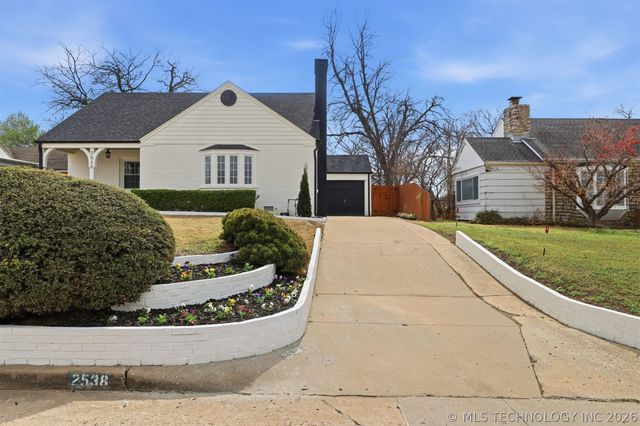 2538 E 17th Place, Tulsa, OK 74104