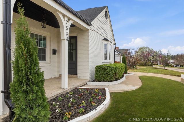 2538 E 17th Place, Tulsa, OK 74104