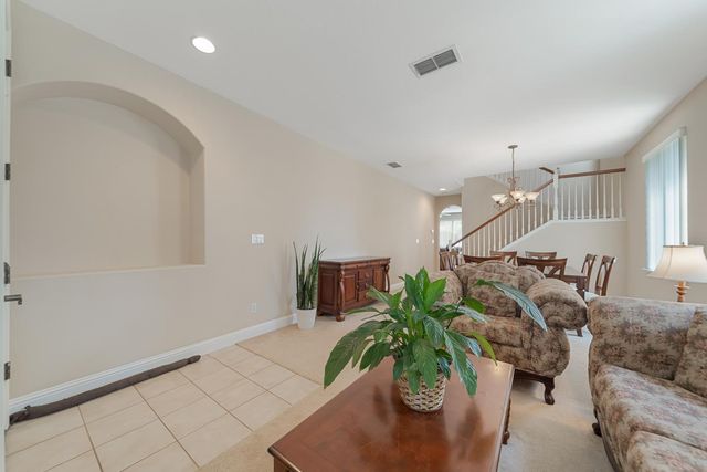 3120 Queens Gate Ln, Modesto, CA 95355