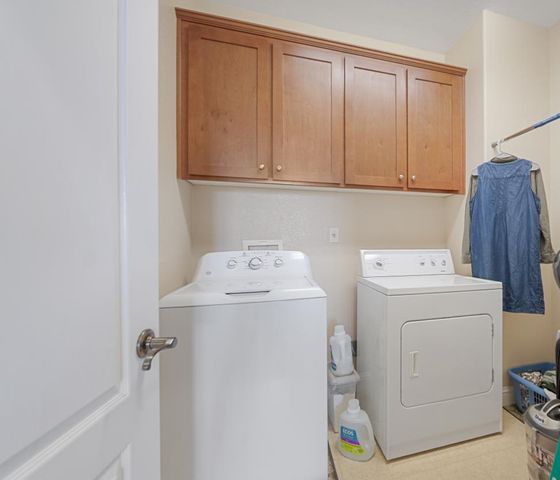 3120 Queens Gate Ln, Modesto, CA 95355