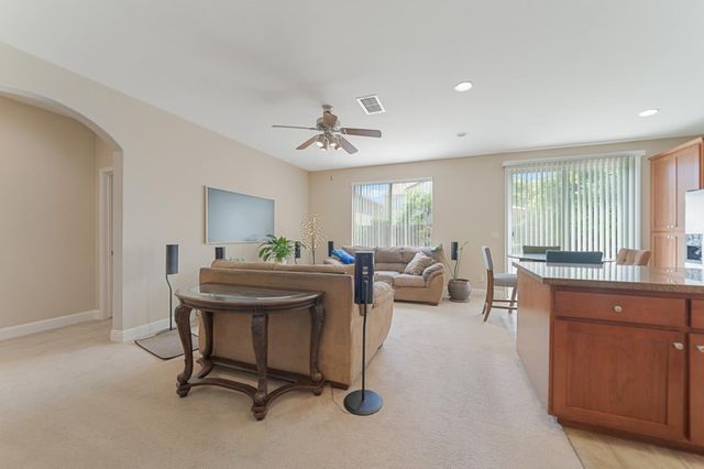 3120 Queens Gate Ln, Modesto, CA 95355