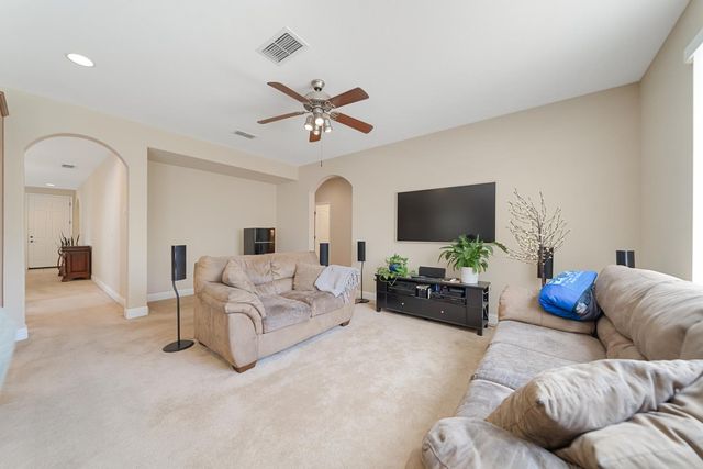 3120 Queens Gate Ln, Modesto, CA 95355