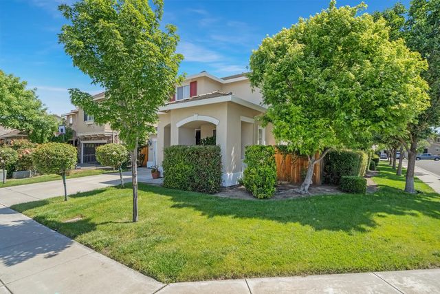 3120 Queens Gate Ln, Modesto, CA 95355