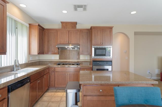 3120 Queens Gate Ln, Modesto, CA 95355