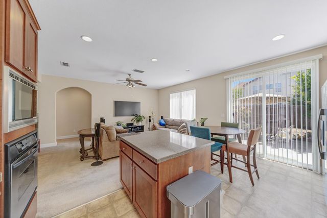 3120 Queens Gate Ln, Modesto, CA 95355