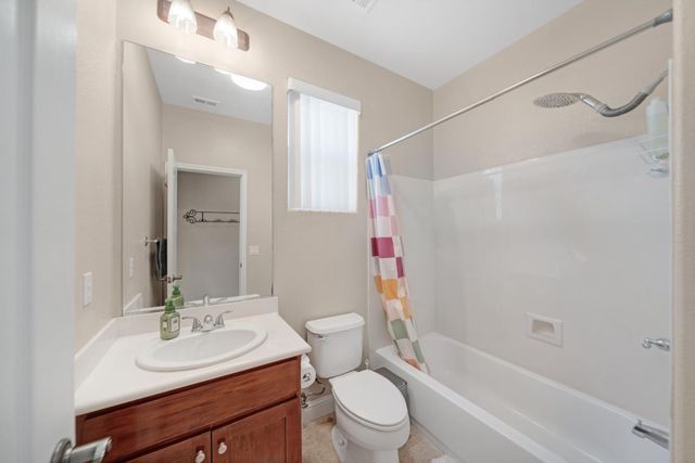 3120 Queens Gate Ln, Modesto, CA 95355