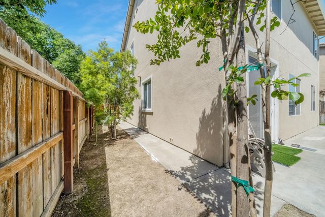 3120 Queens Gate Ln, Modesto, CA 95355